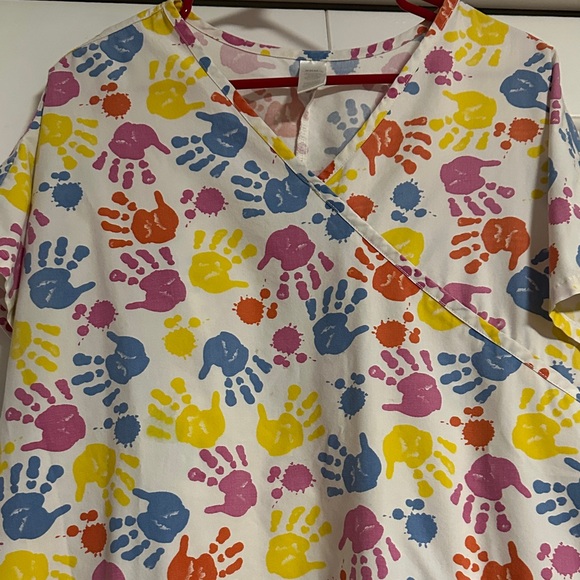 Colorful Handprint Print V-Neck Scrub Top - Picture 4 of 6